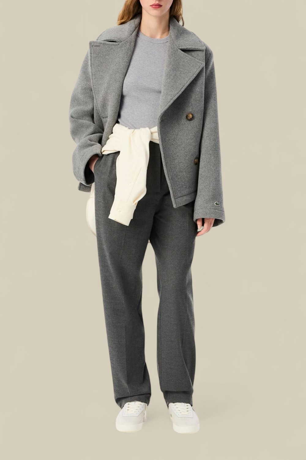 תמונת כל הלוק של חולצת טי ריב